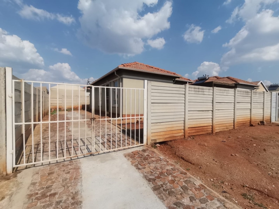 3 Bedroom Property for Sale in Rosslyn Gauteng