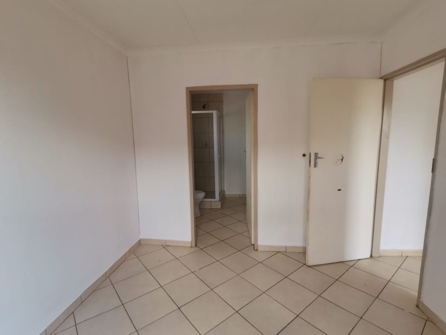 3 Bedroom Property for Sale in Rosslyn Gauteng