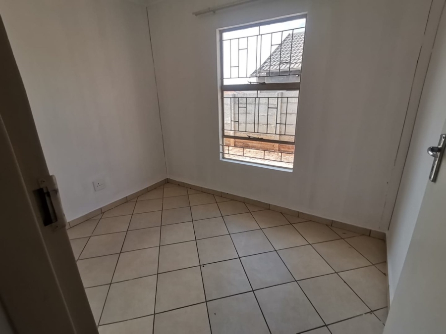 3 Bedroom Property for Sale in Rosslyn Gauteng