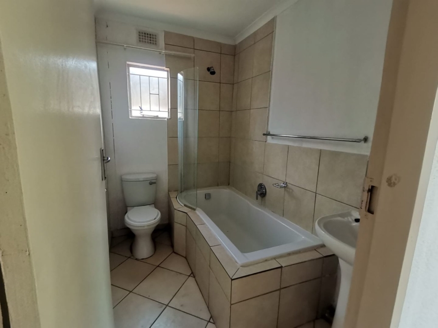 3 Bedroom Property for Sale in Rosslyn Gauteng