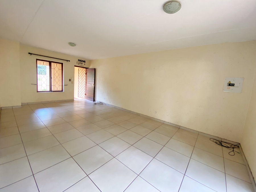 2 Bedroom Property for Sale in Roodekrans Gauteng