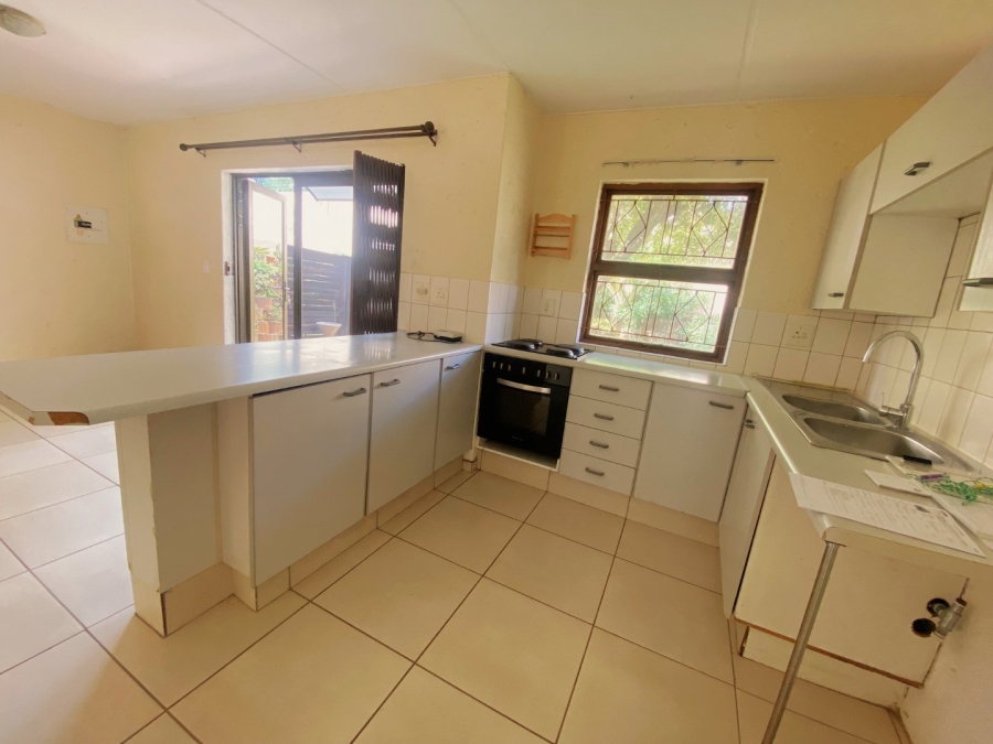 2 Bedroom Property for Sale in Roodekrans Gauteng