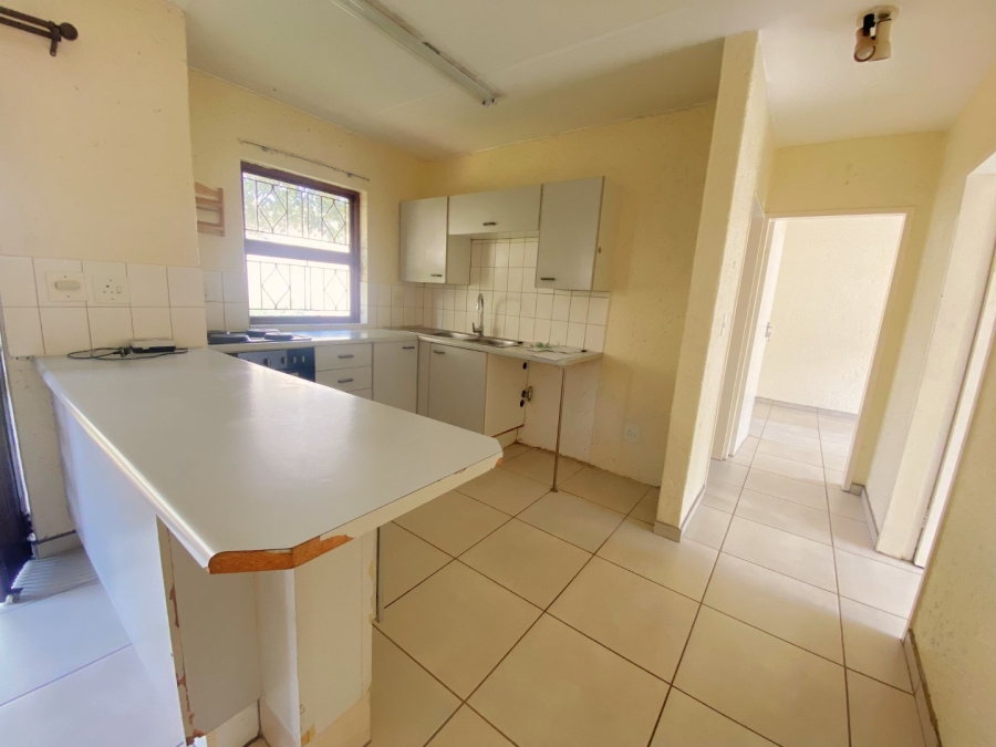 2 Bedroom Property for Sale in Roodekrans Gauteng