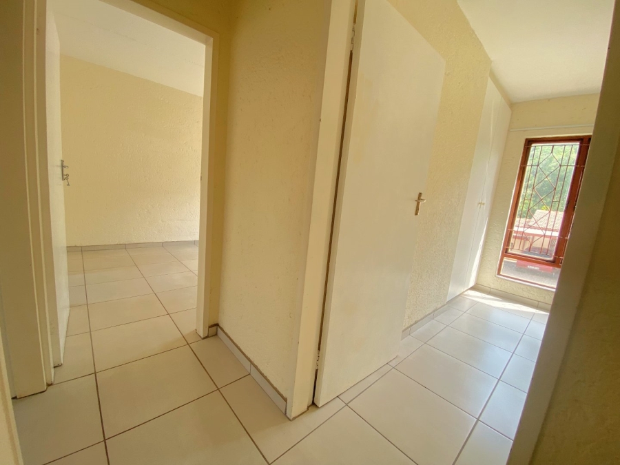 2 Bedroom Property for Sale in Roodekrans Gauteng