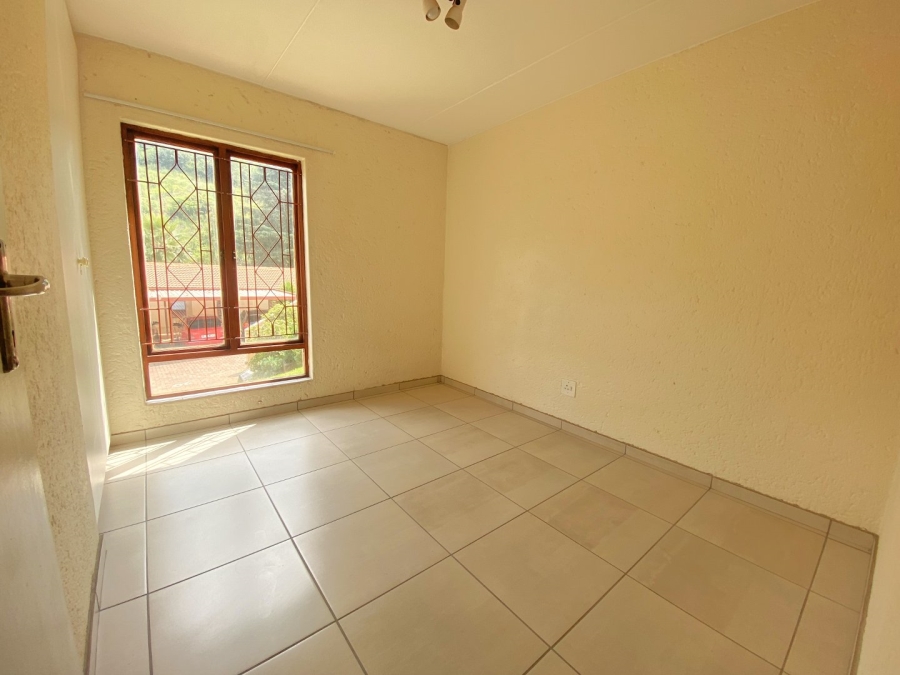 2 Bedroom Property for Sale in Roodekrans Gauteng