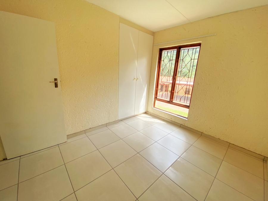 2 Bedroom Property for Sale in Roodekrans Gauteng