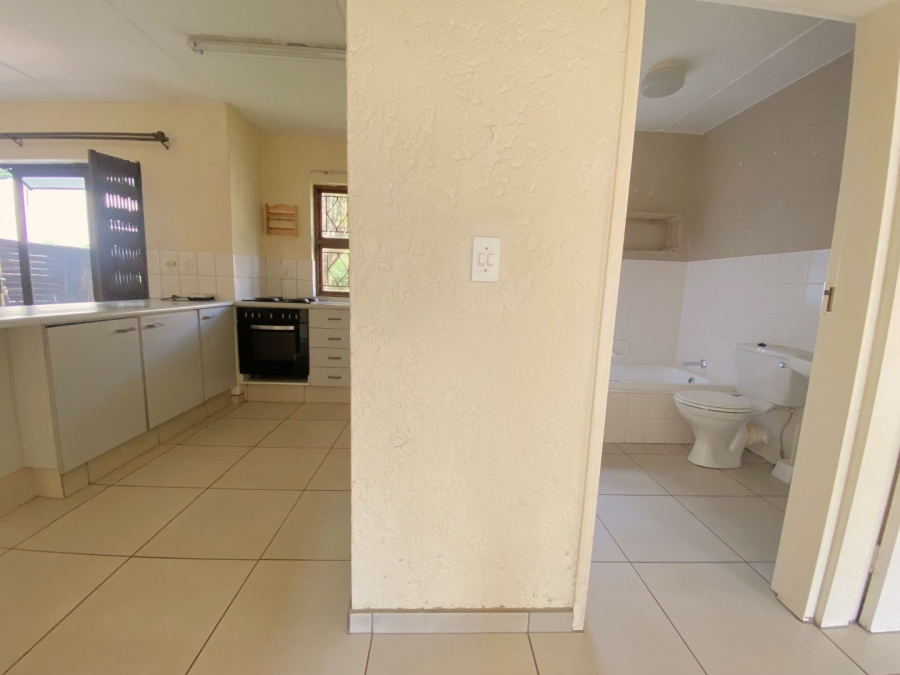 2 Bedroom Property for Sale in Roodekrans Gauteng