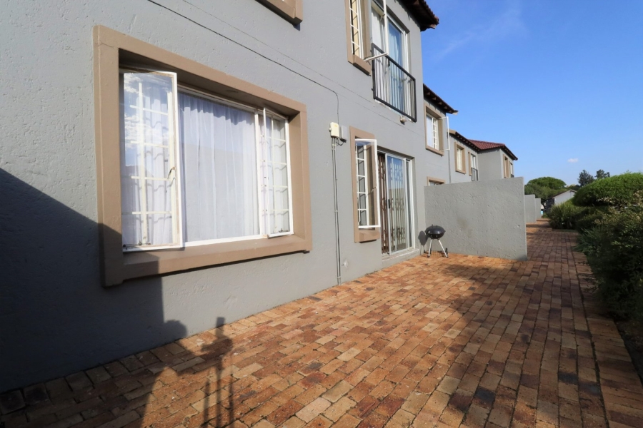 To Let 2 Bedroom Property for Rent in Wilgeheuwel Gauteng