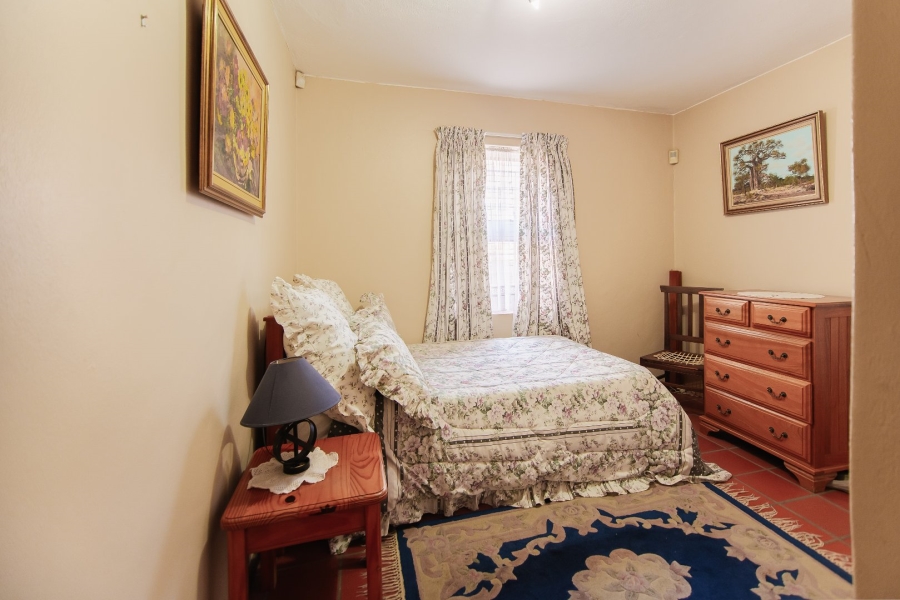 4 Bedroom Property for Sale in Faerie Glen Gauteng