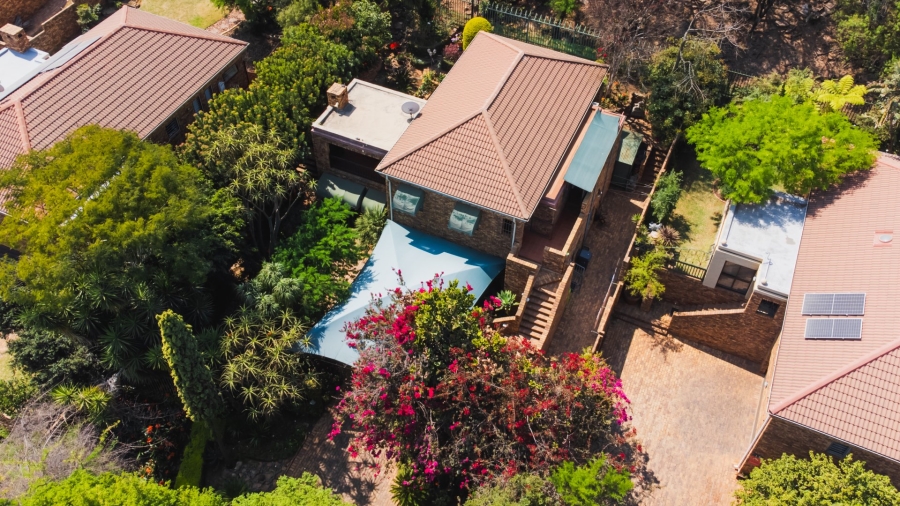 4 Bedroom Property for Sale in Faerie Glen Gauteng