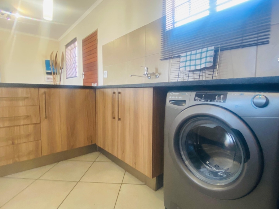 2 Bedroom Property for Sale in Monavoni Gauteng