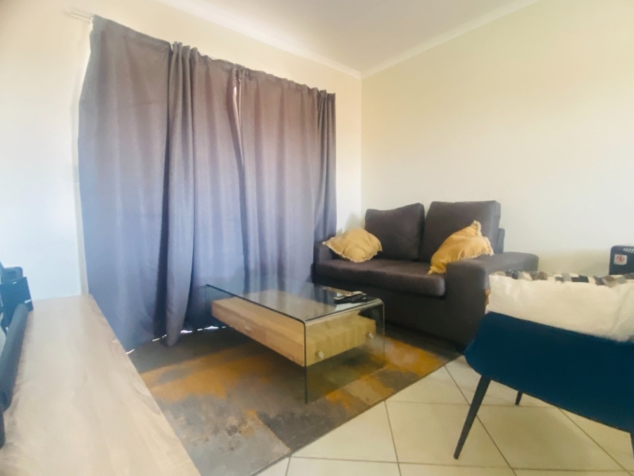 2 Bedroom Property for Sale in Monavoni Gauteng