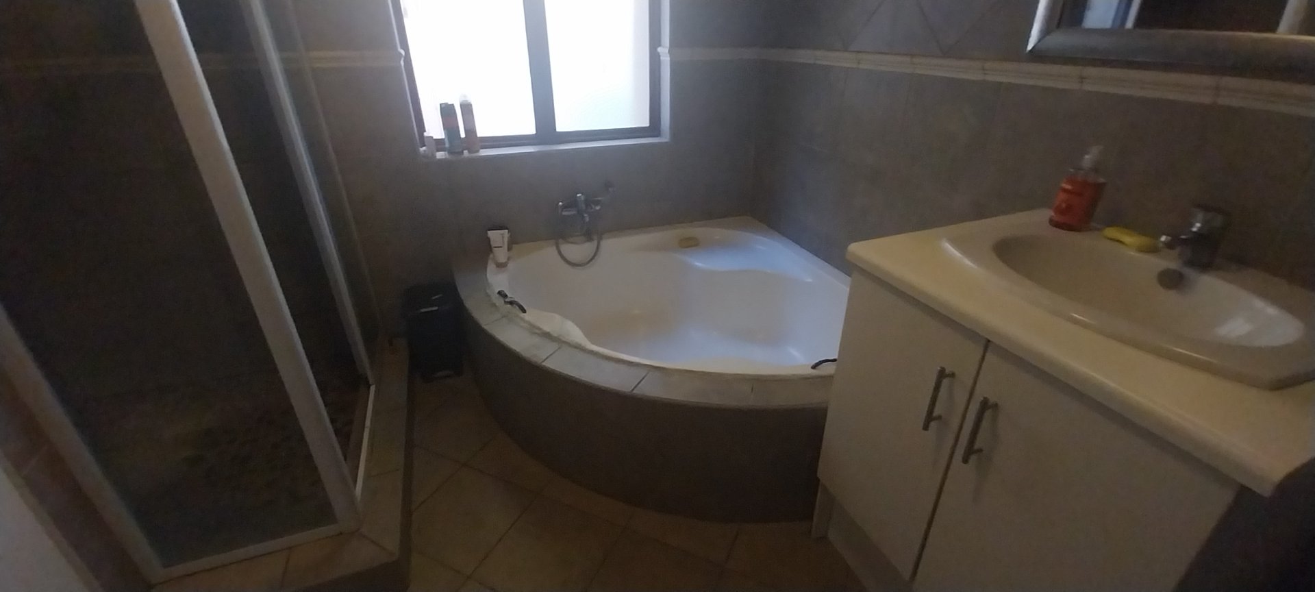 4 Bedroom Property for Sale in Heatherview Gauteng