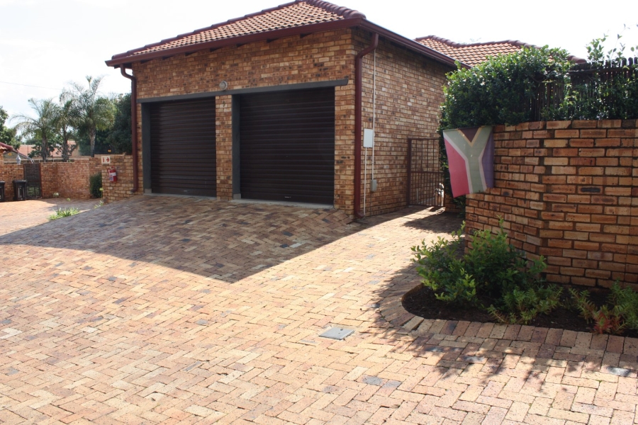 2 Bedroom Property for Sale in Olivedale Gauteng