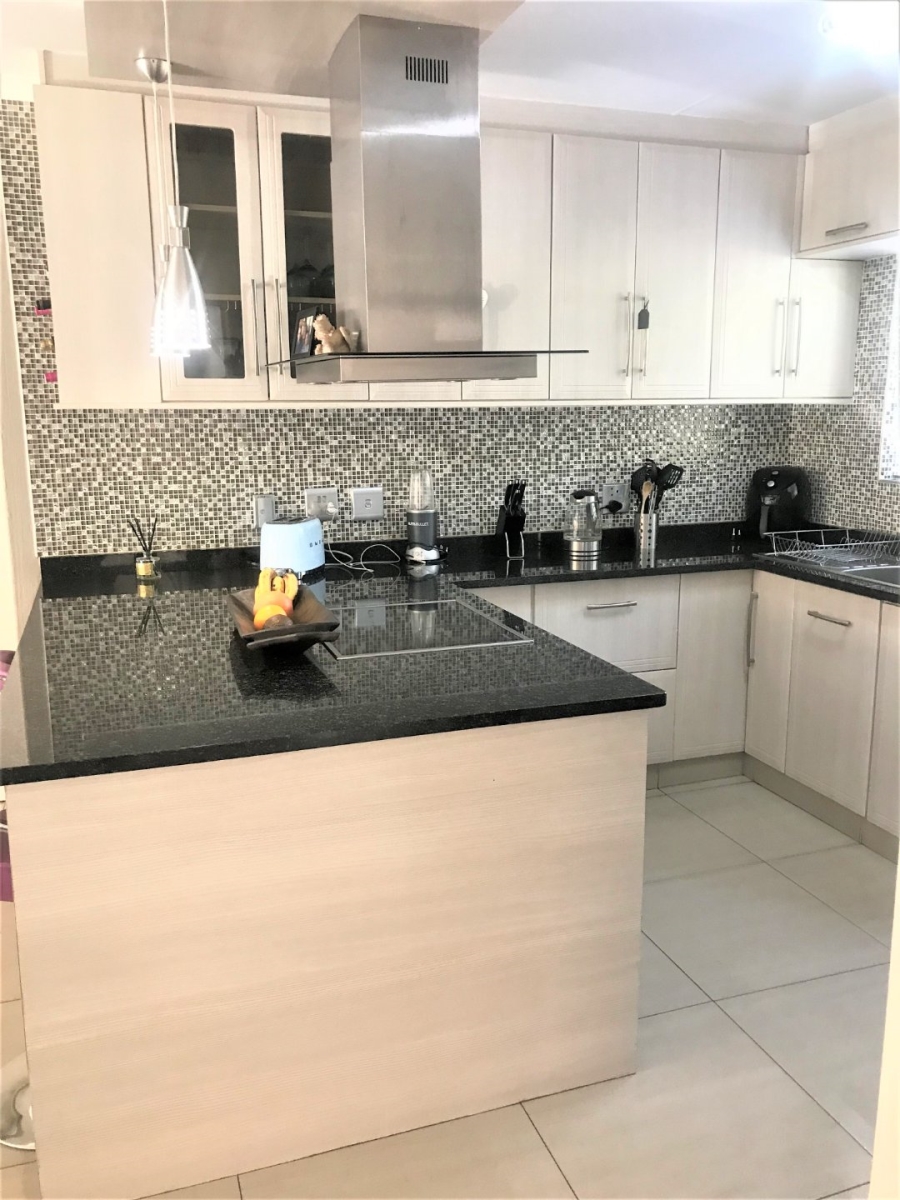 2 Bedroom Property for Sale in Olivedale Gauteng