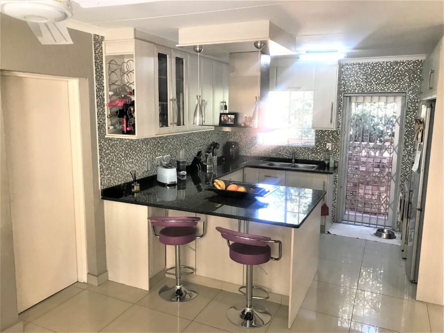 2 Bedroom Property for Sale in Olivedale Gauteng