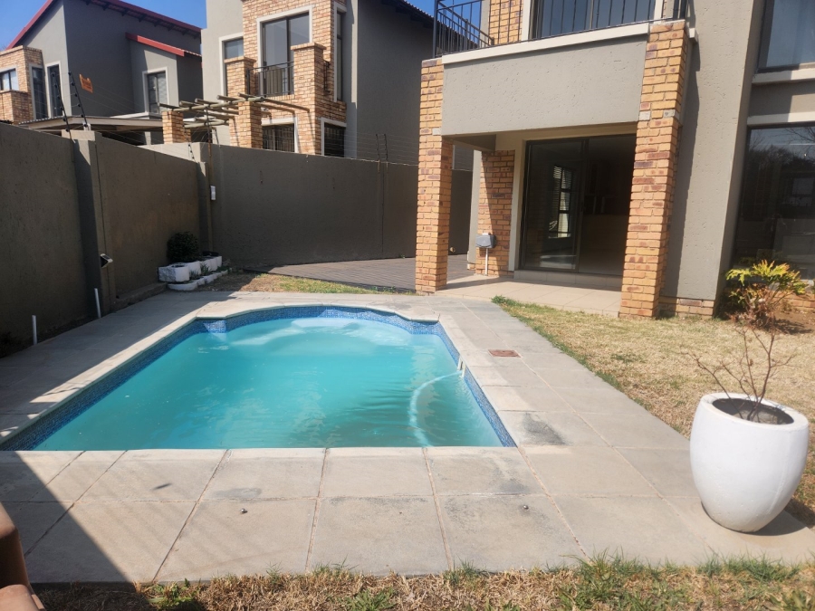 To Let 3 Bedroom Property for Rent in Craigavon Gauteng