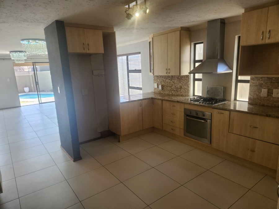 To Let 3 Bedroom Property for Rent in Craigavon Gauteng