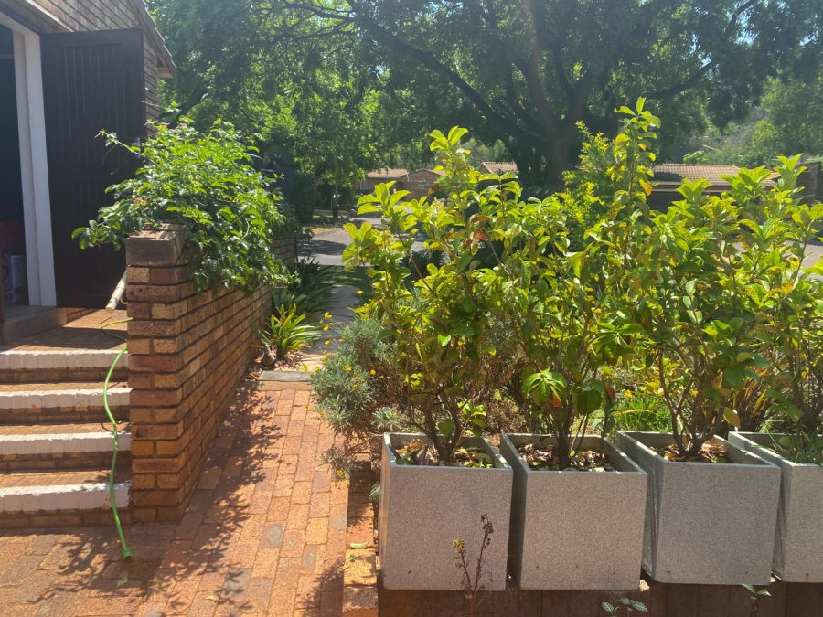 2 Bedroom Property for Sale in Brummeria Gauteng