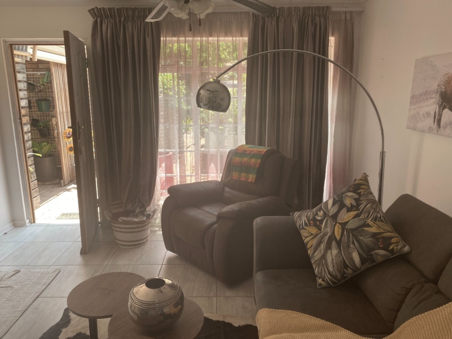 2 Bedroom Property for Sale in Brummeria Gauteng