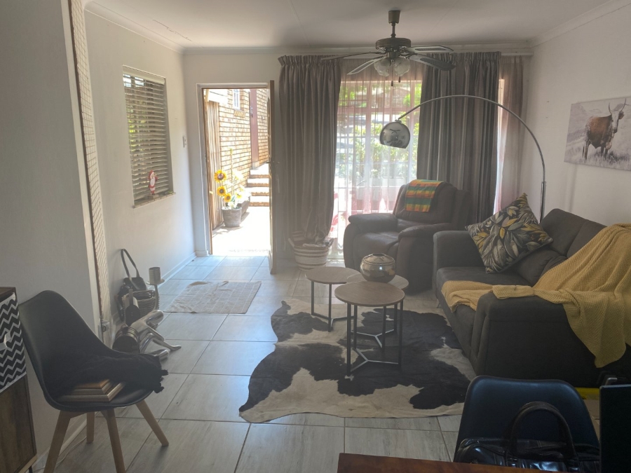 2 Bedroom Property for Sale in Brummeria Gauteng