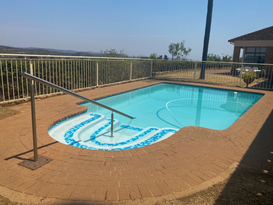 2 Bedroom Property for Sale in Brummeria Gauteng