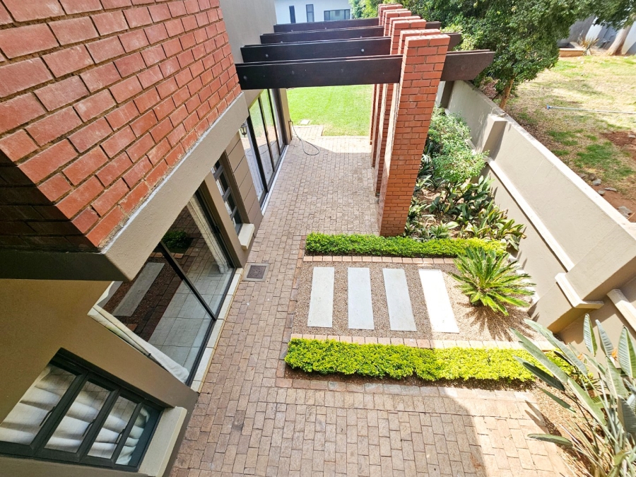 To Let 6 Bedroom Property for Rent in Midstream Estate Gauteng