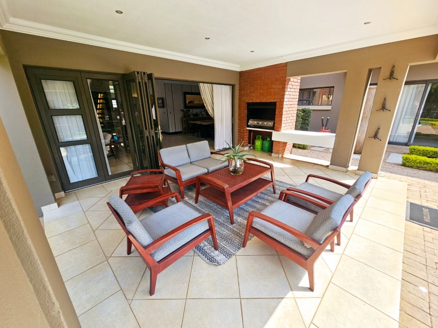 To Let 6 Bedroom Property for Rent in Midstream Estate Gauteng