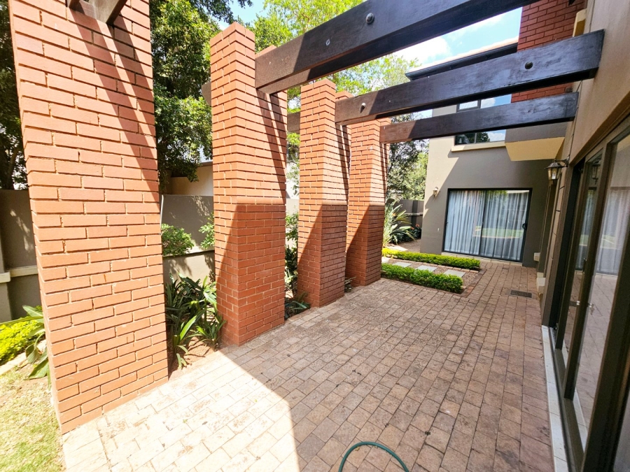 To Let 6 Bedroom Property for Rent in Midstream Estate Gauteng