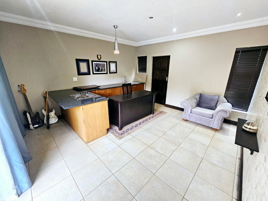 To Let 6 Bedroom Property for Rent in Midstream Estate Gauteng