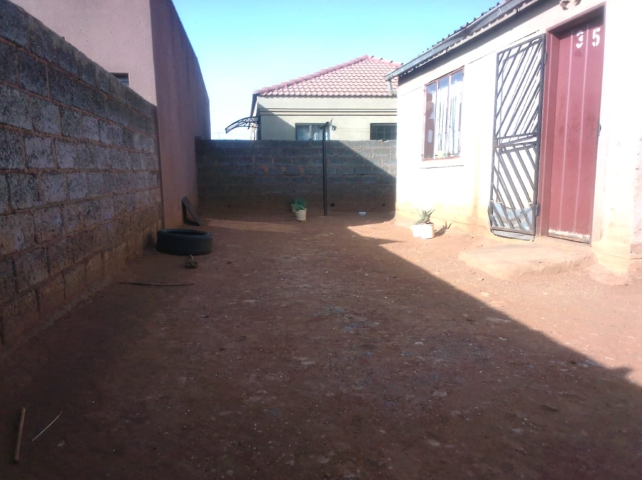  Bedroom Property for Sale in Roodekop Gauteng