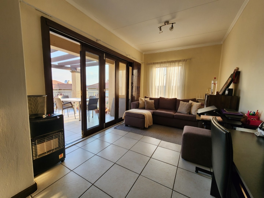 2 Bedroom Property for Sale in Sunninghill Gauteng