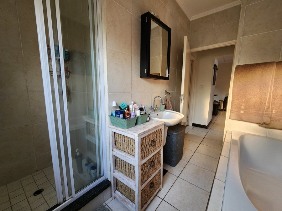 2 Bedroom Property for Sale in Sunninghill Gauteng