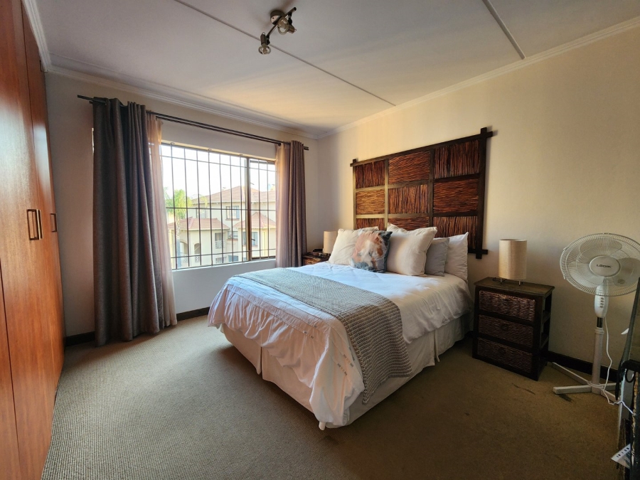 2 Bedroom Property for Sale in Sunninghill Gauteng