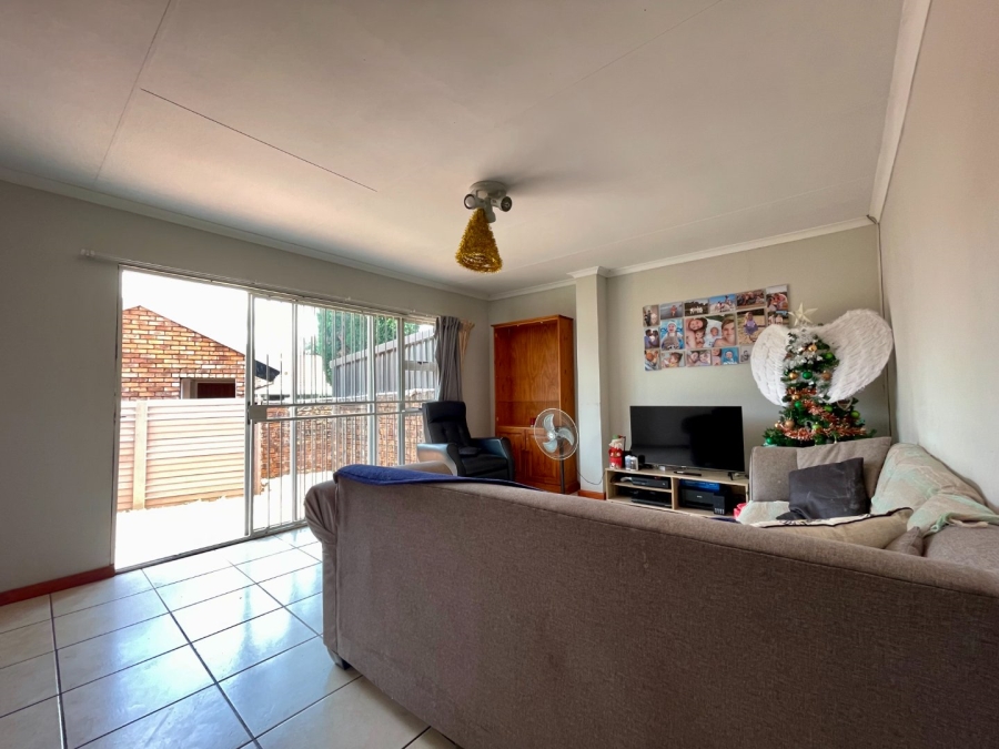 3 Bedroom Property for Sale in Pierre Van Ryneveld Gauteng