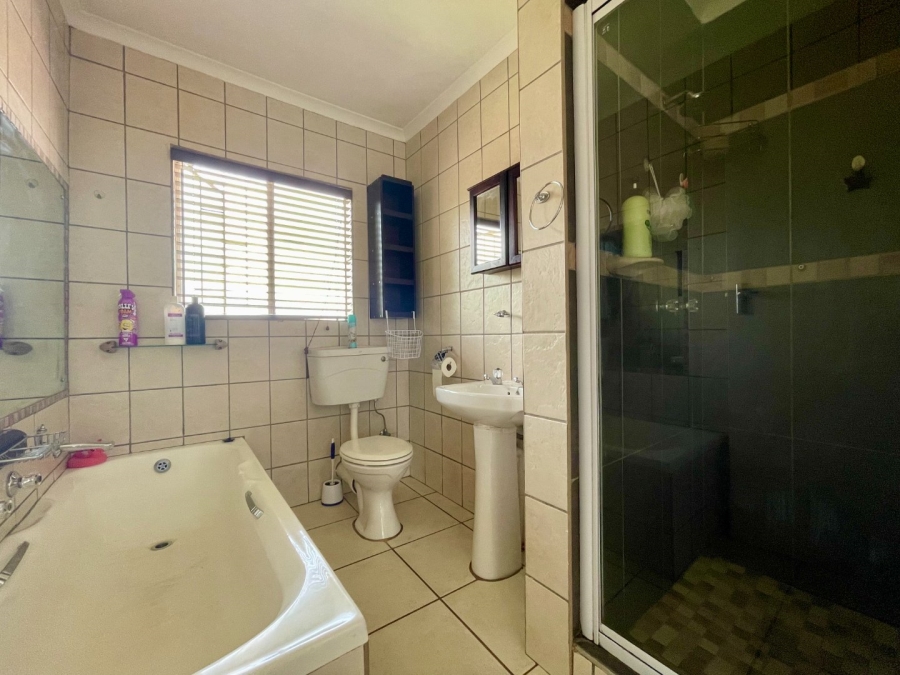 3 Bedroom Property for Sale in Pierre Van Ryneveld Gauteng