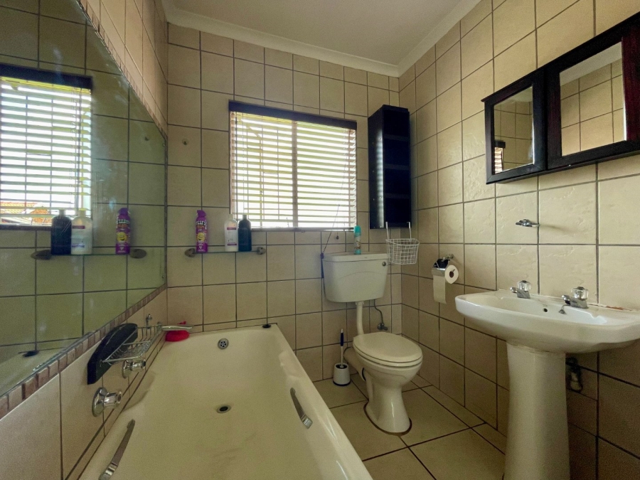 3 Bedroom Property for Sale in Pierre Van Ryneveld Gauteng