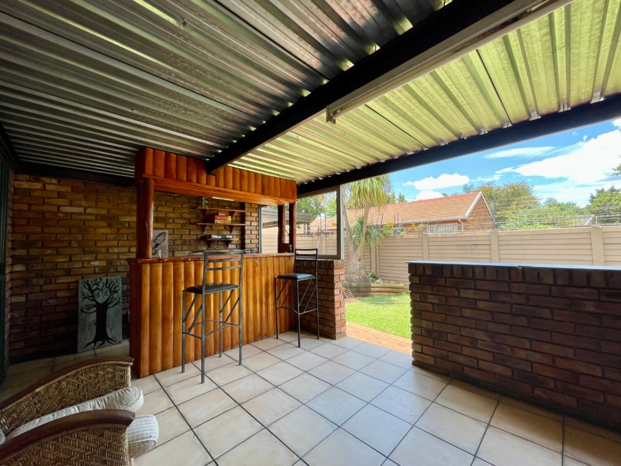 3 Bedroom Property for Sale in Pierre Van Ryneveld Gauteng