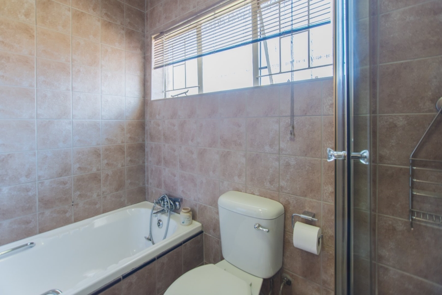 3 Bedroom Property for Sale in Erasmuskloof Gauteng