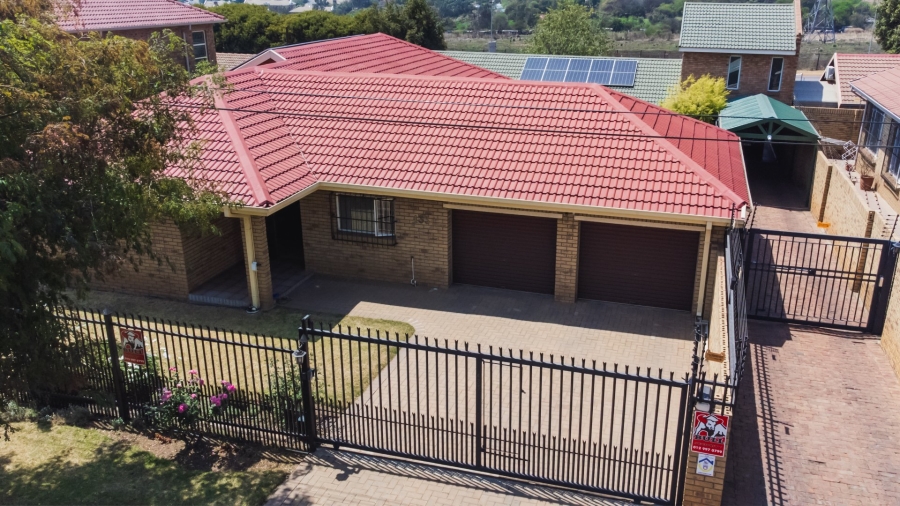 3 Bedroom Property for Sale in Erasmuskloof Gauteng