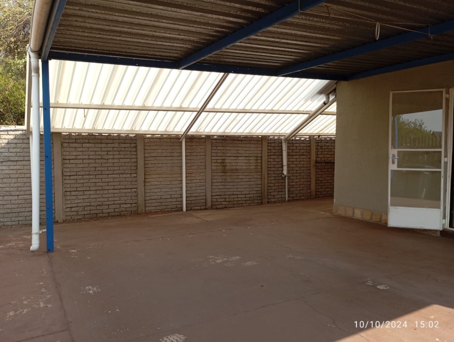 To Let 1 Bedroom Property for Rent in Bonaero Park Gauteng