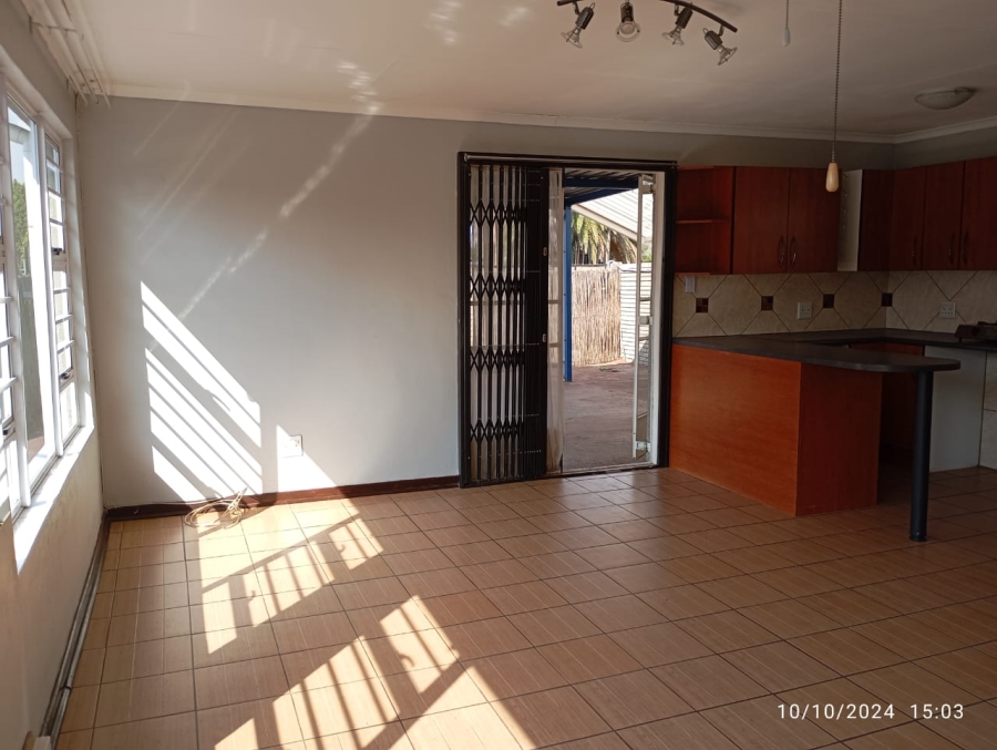 To Let 1 Bedroom Property for Rent in Bonaero Park Gauteng