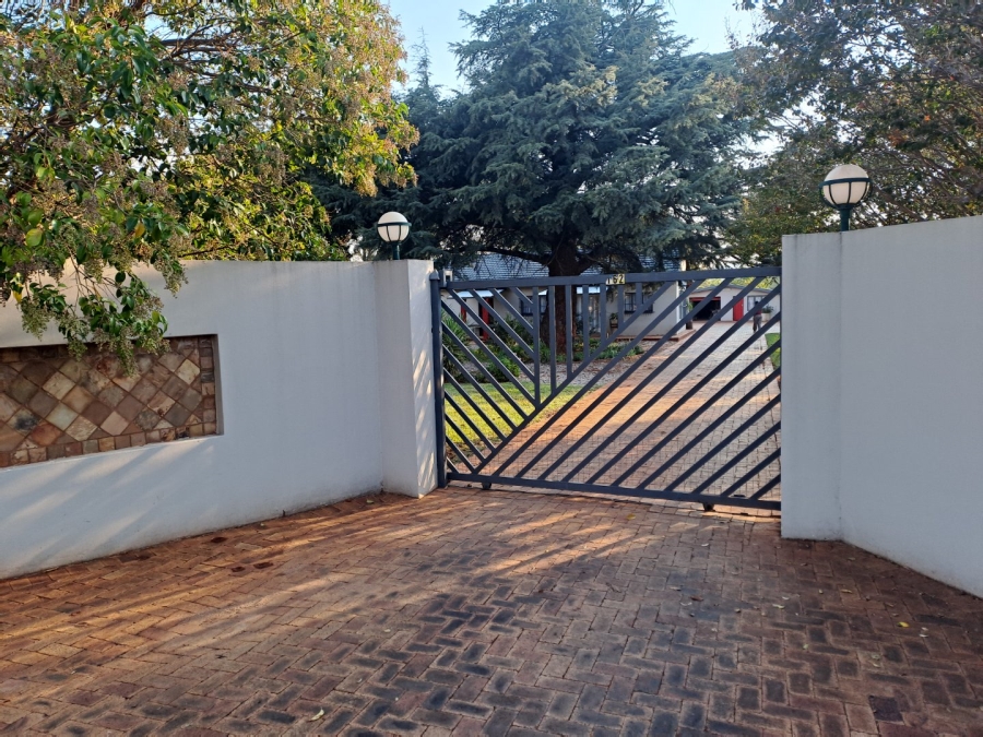  Bedroom Property for Sale in Raslouw Gauteng