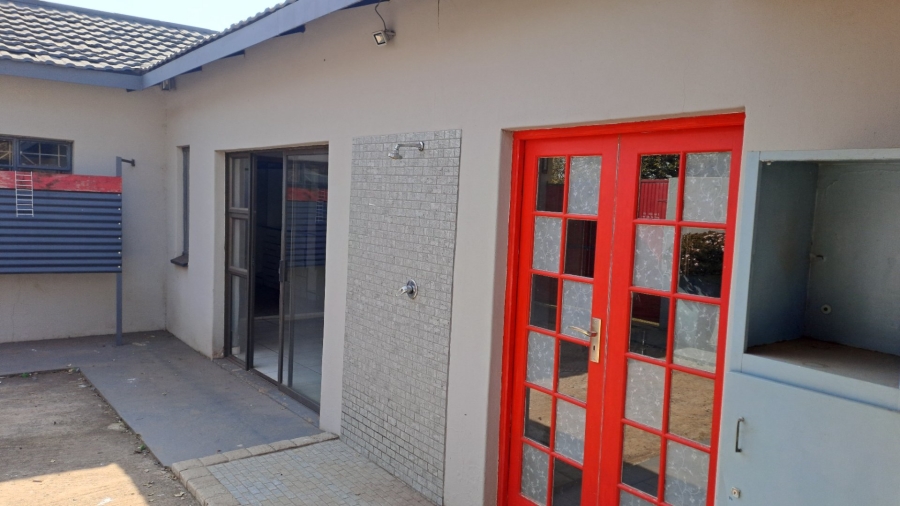  Bedroom Property for Sale in Raslouw Gauteng