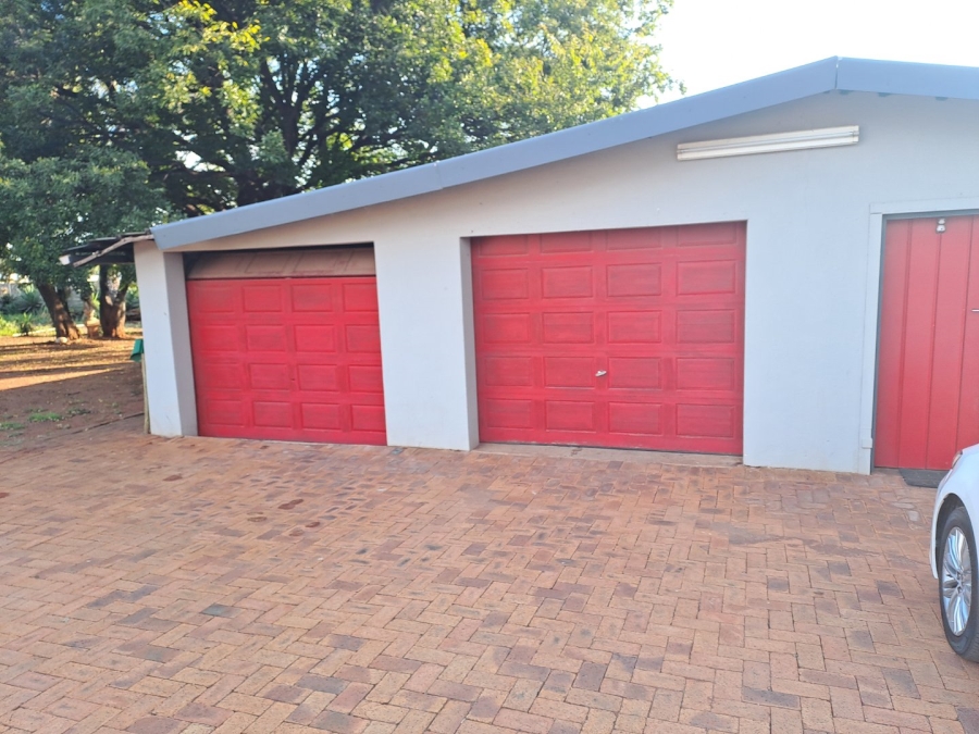  Bedroom Property for Sale in Raslouw Gauteng