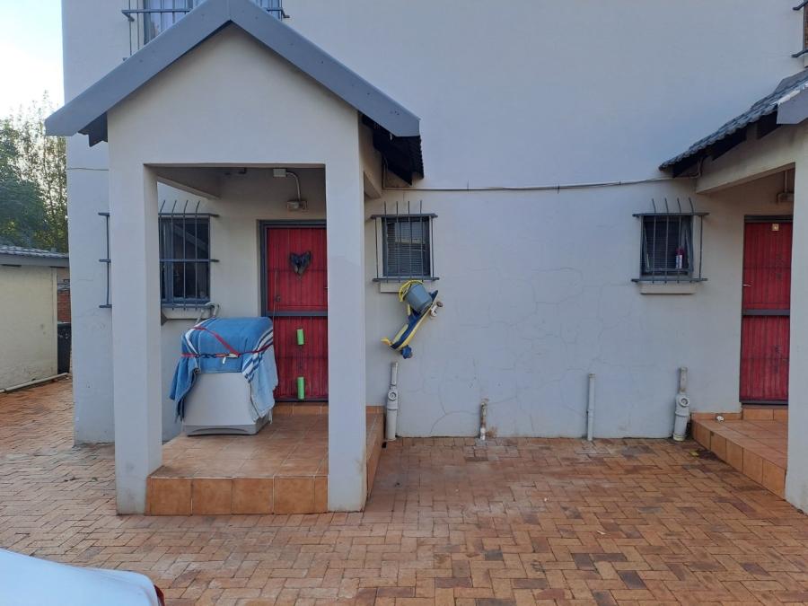  Bedroom Property for Sale in Raslouw Gauteng