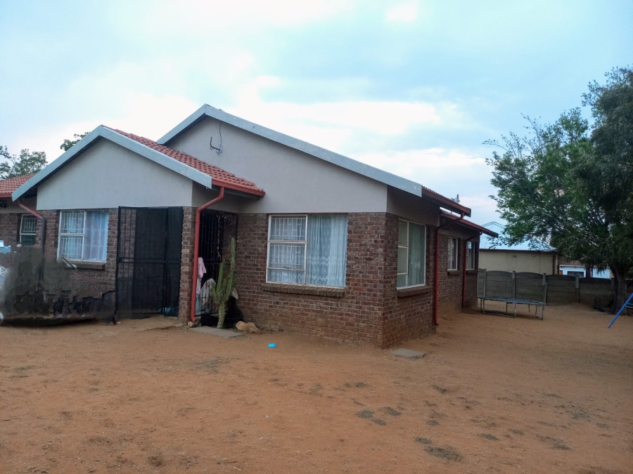 To Let 3 Bedroom Property for Rent in Rensburg Gauteng