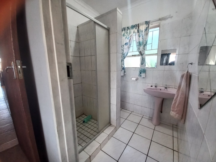 To Let 3 Bedroom Property for Rent in Rensburg Gauteng