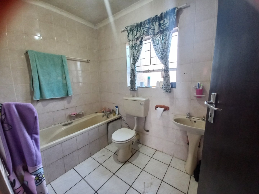 To Let 3 Bedroom Property for Rent in Rensburg Gauteng