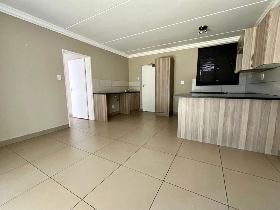 To Let 1 Bedroom Property for Rent in Fourways Gauteng